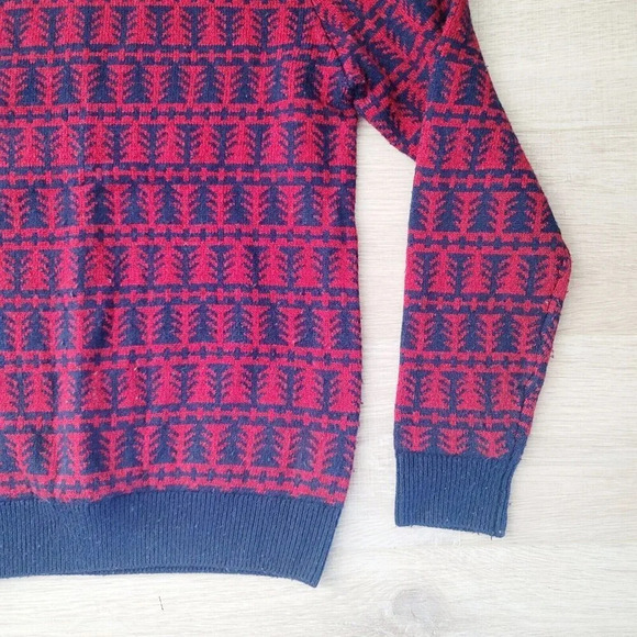 Abercrombie Fitch Christmas Holiday Tree Red Navy Wool Pullover Mens Sweater S - Picture 5 of 7